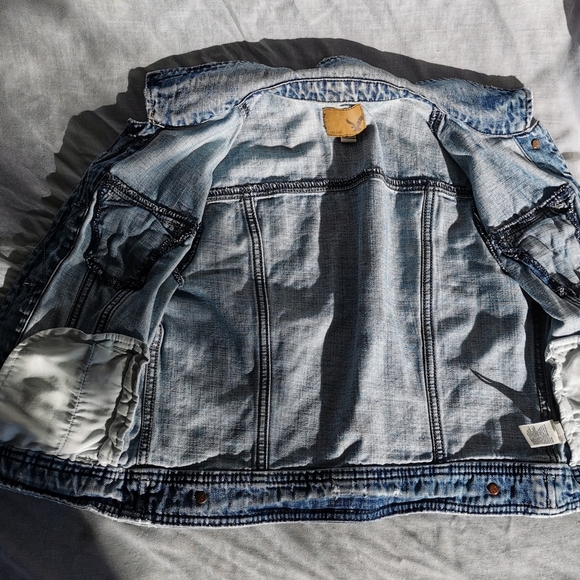 American Eagle Jean Vest - Picture 2 of 5